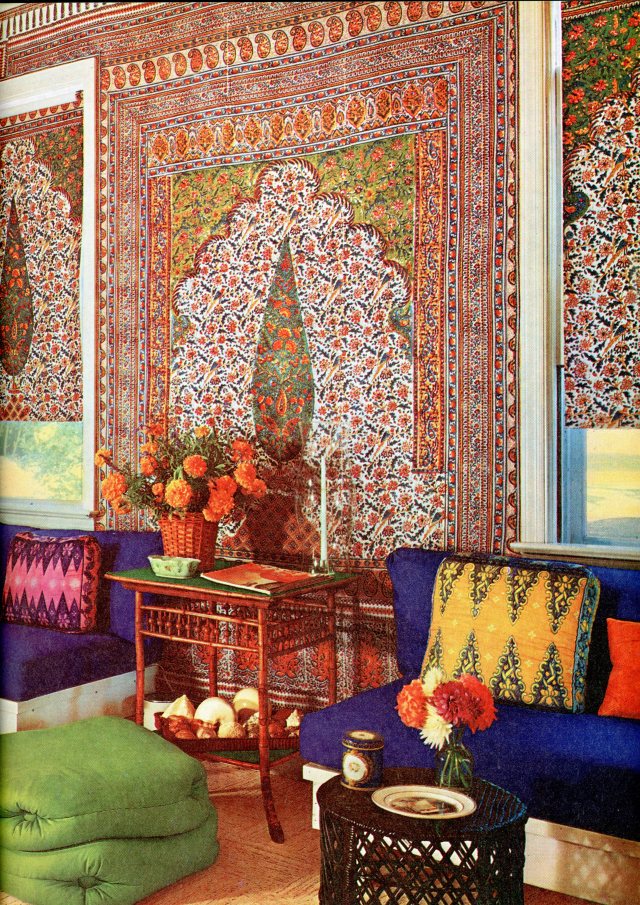 Paisley interior, MAC II